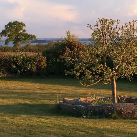 Le Clos Saint Jean Bed & Breakfast *
