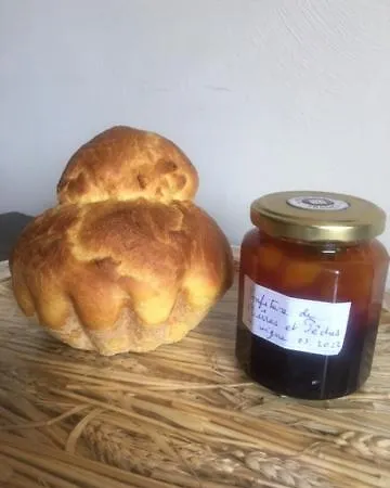 לינה וארוחת בוקר Le Clos Saint Jean 3*