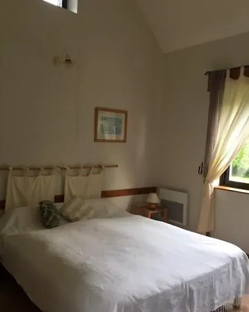 Le Clos Saint Jean לינה וארוחת בוקר 3*